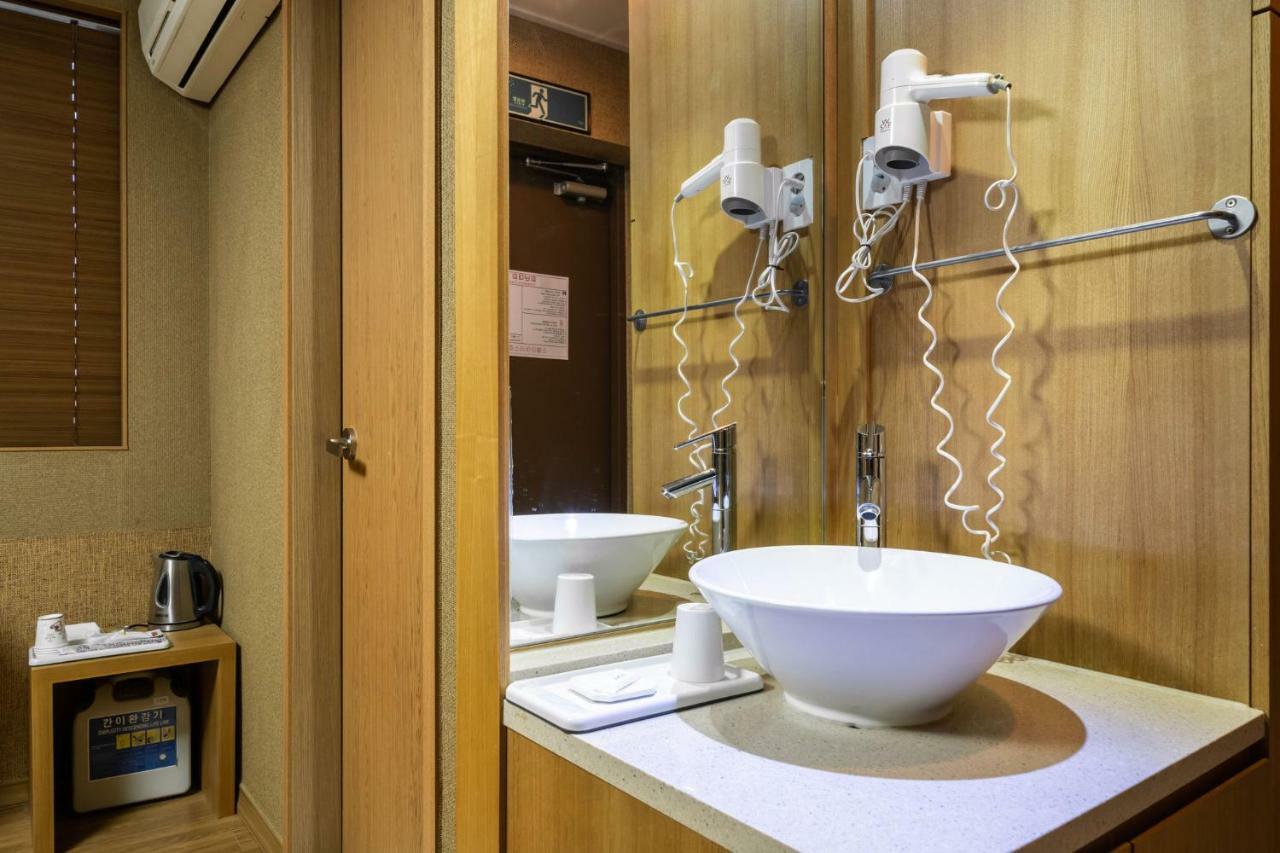 Stellamaris Hotel Wolmido Инчон Екстериор снимка
